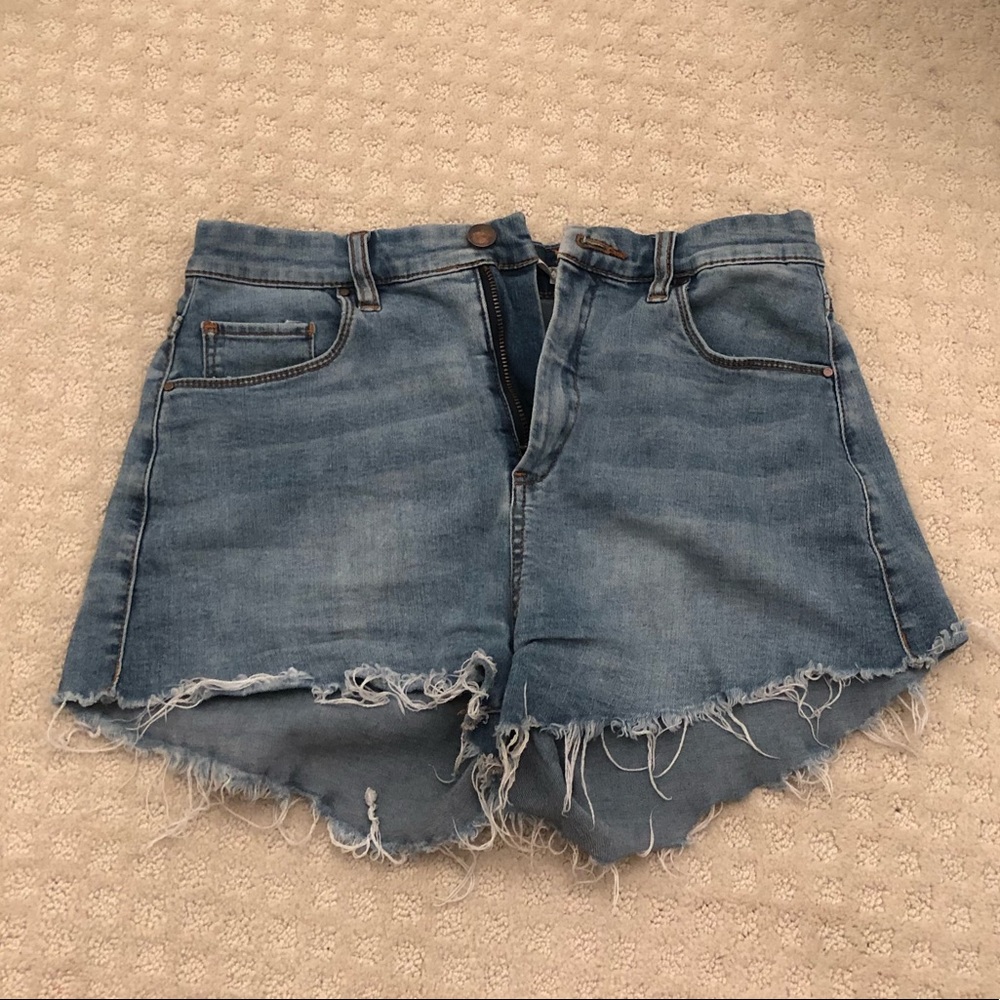 Chelsea & Violet Stretchy Jean Shorts Size 28